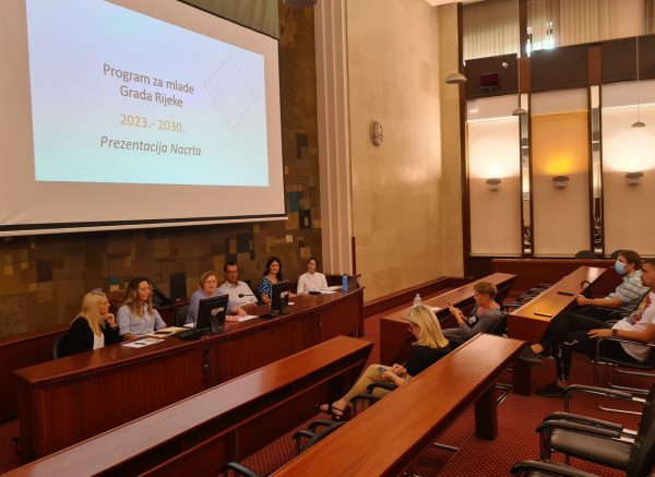 Prezentacija-Nacrta-Programa-za-mlade-Grada-Rijeke-gradskim-vijećnicima-1