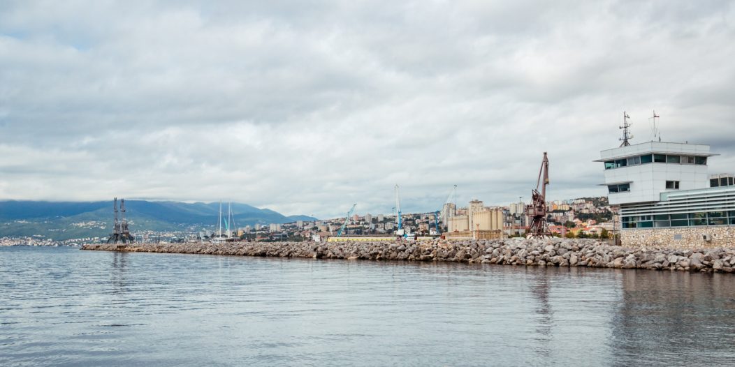 ilustrativna Rijeka jesen molo longo-14 ilustrativna Rijeka jesen molo longo-14