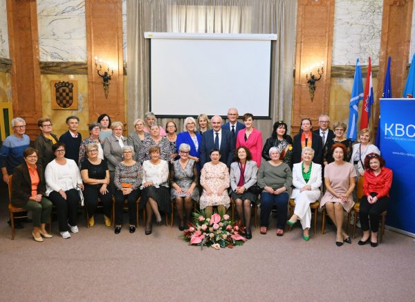 KBC RIJEKA SVEČANOM SJEDNICOM ISPRATIO UMIROVLJENIKE