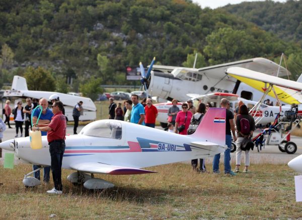 Dan otvorenih vrata Zrakoplovnog društva Krila Kvarnera na Grobniku
