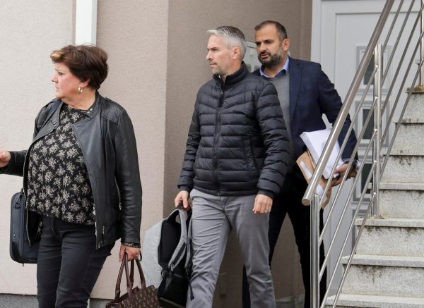 Strmec: Vlado Mandić, jedan od uhićenih u aferi INA, izlazi iz svog stana