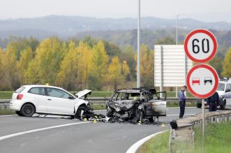 Zagreb: U prometnoj nesreći izgorio jedan automobil Zagreb: U prometnoj nesreći izgorio jedan automobil