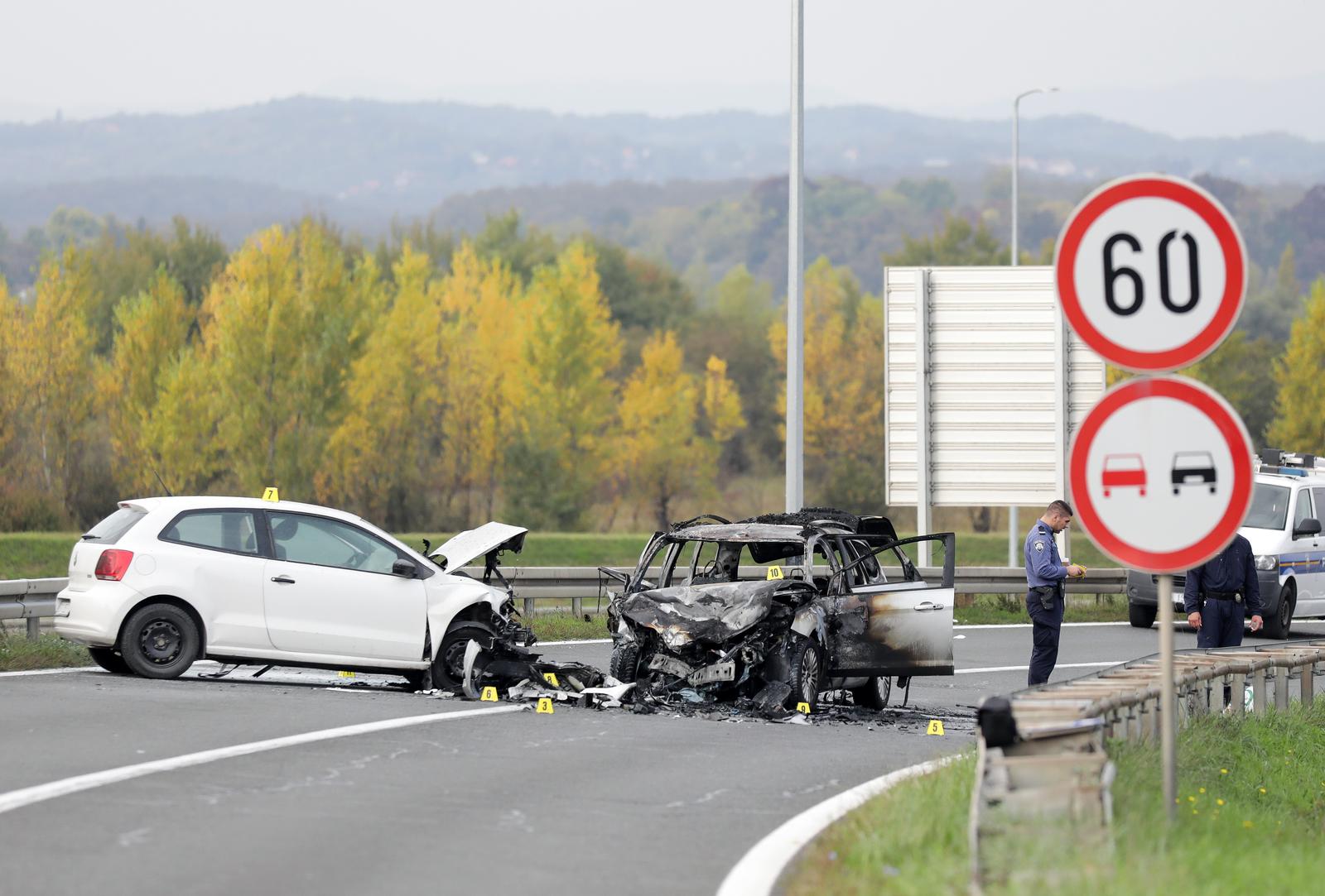 Zagreb: U prometnoj nesreći izgorio jedan automobil Zagreb: U prometnoj nesreći izgorio jedan automobil