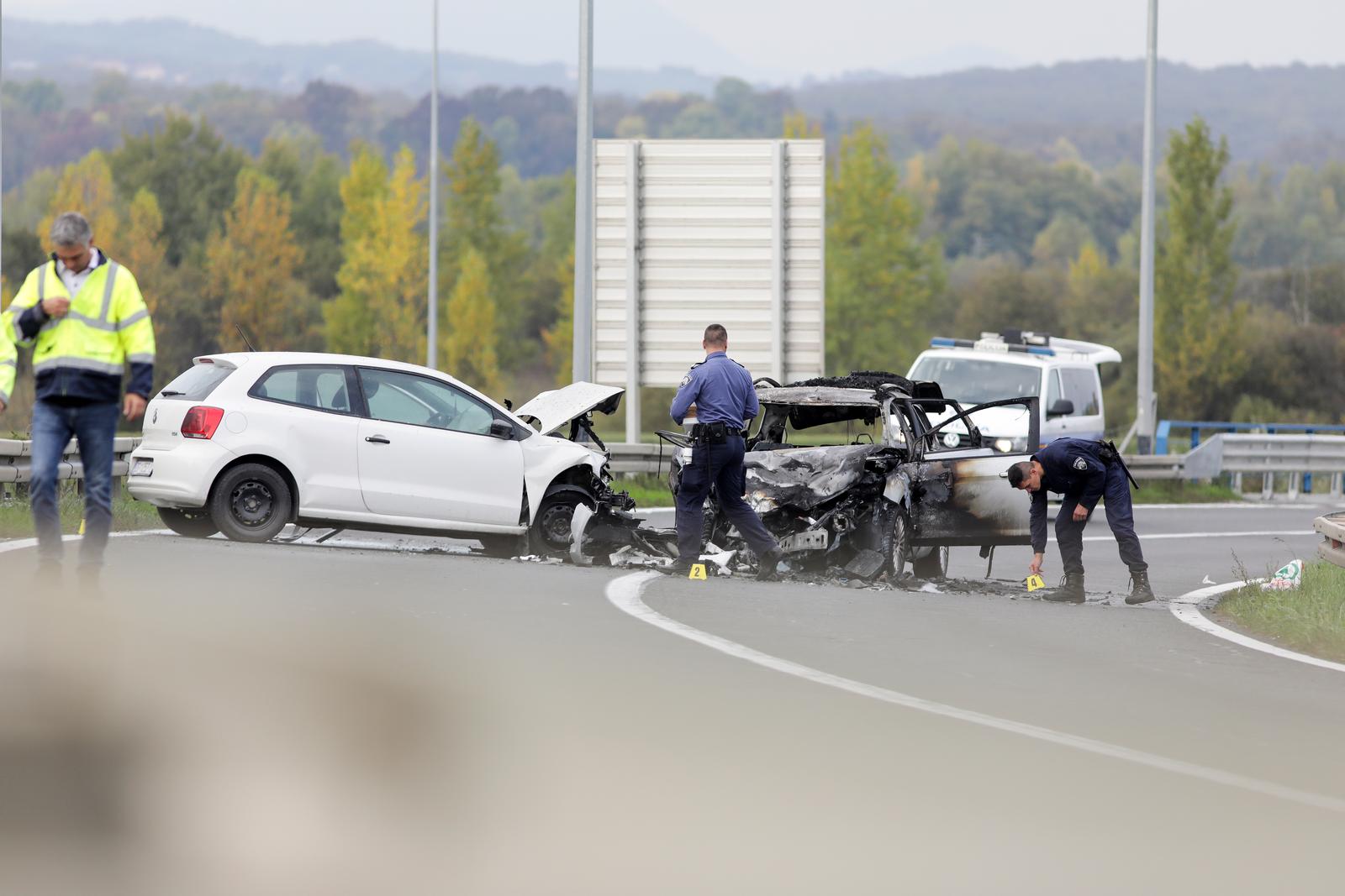 Zagreb: U prometnoj nesreći izgorio jedan automobil Zagreb: U prometnoj nesreći izgorio jedan automobil