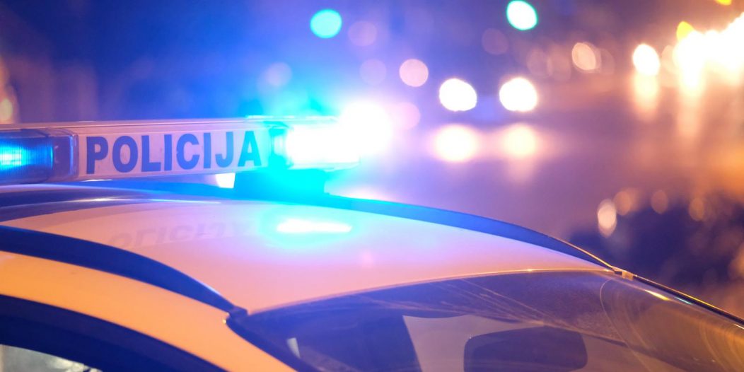 Prometna nesreća između motora i osobnog vozila u Ulici Donje Svetice Prometna nesreća između motora i osobnog vozila u Ulici Donje Svetice