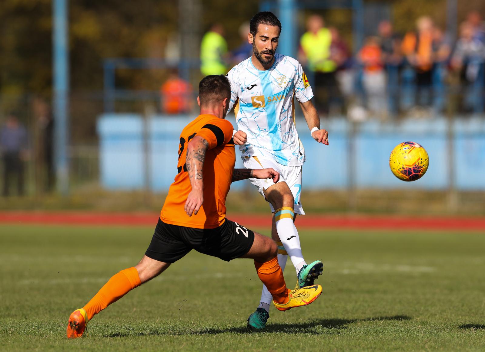 Moslavina Kutina i Rijeka sastali su se u 1/16 finala Supersport hrvatskog nogometnog kupa Moslavina Kutina i Rijeka sastali su se u 1/16 finala Supersport hrvatskog nogometnog kupa