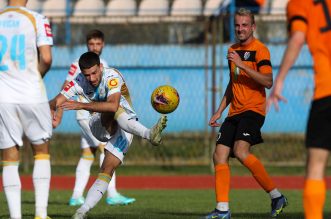 Moslavina Kutina i Rijeka sastali su se u 1/16 finala Supersport hrvatskog nogometnog kupa Moslavina Kutina i Rijeka sastali su se u 1/16 finala Supersport hrvatskog nogometnog kupa