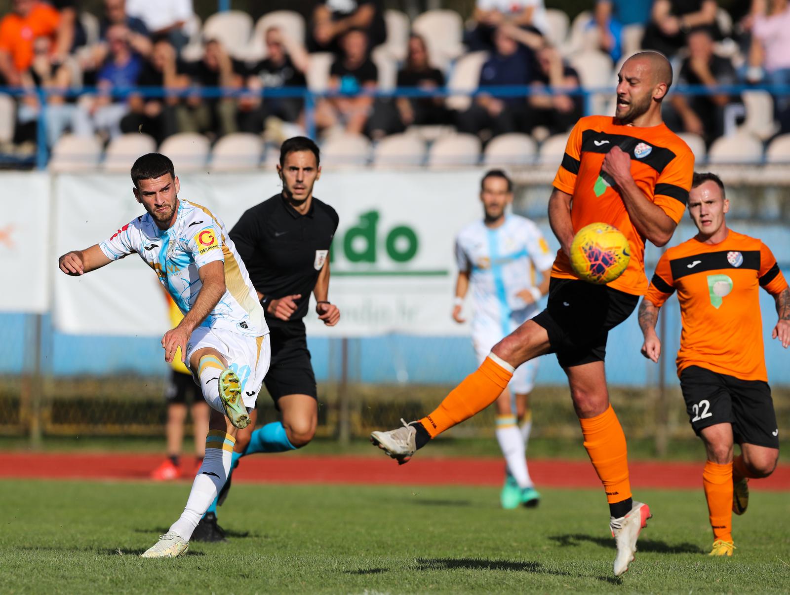 Moslavina Kutina i Rijeka sastali su se u 1/16 finala Supersport hrvatskog nogometnog kupa Moslavina Kutina i Rijeka sastali su se u 1/16 finala Supersport hrvatskog nogometnog kupa
