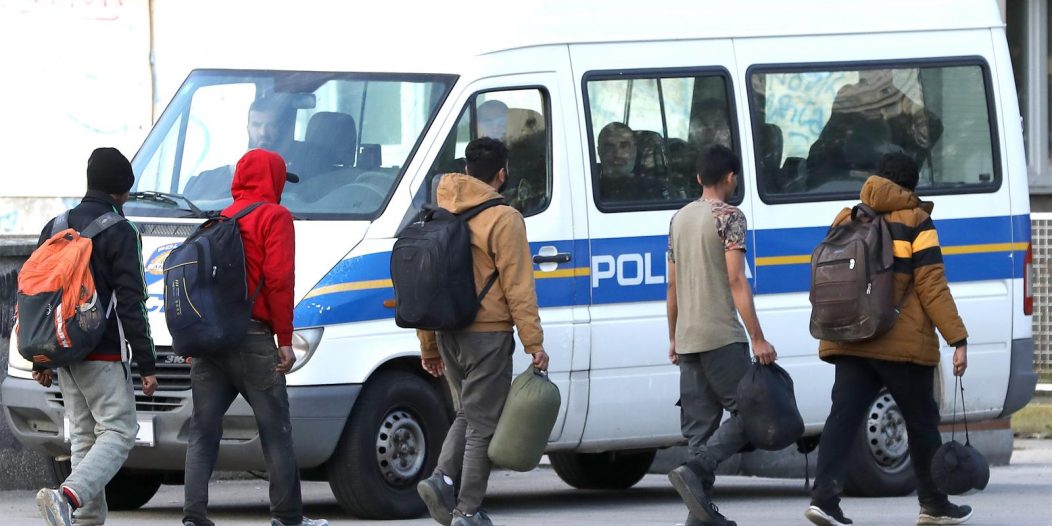 Zagreb: Policija u zadnje vrijeme pojačano nadzire migrante koji se okupljaju oko Glavnog kolodvora Zagreb: Policija u zadnje vrijeme pojačano nadzire migrante koji se okupljaju oko Glavnog kolodvora
