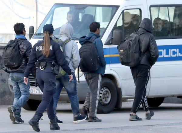 Zagreb: Policija u zadnje vrijeme pojačano nadzire migrante koji se okupljaju oko Glavnog kolodvora