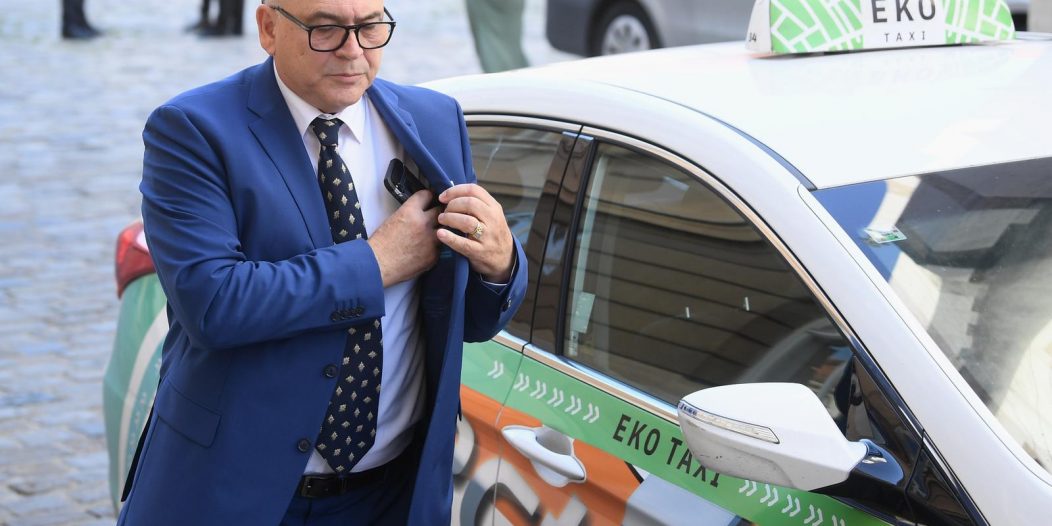 Zagreb: Dolazak novoizabranih saborskih zastupnika na konstituirajuću sjednicu 10. saziva Zagreb: Dolazak novoizabranih saborskih zastupnika na konstituirajuću sjednicu 10. saziva