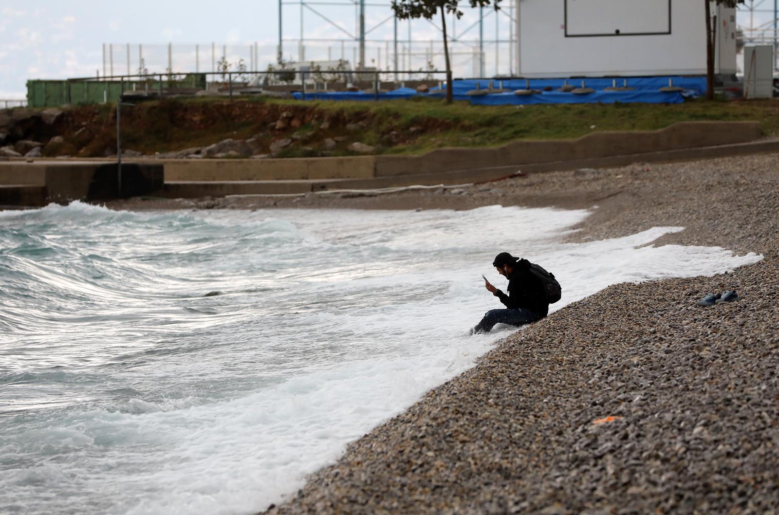 Rijeka: Valovi na moru na plaži Kantrida