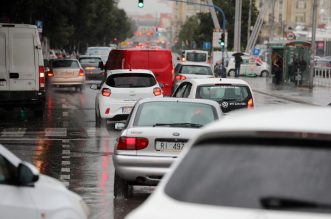Rijeka: Jaka kiša otežava promet po centru grada Rijeka: Jaka kiša otežava promet po centru grada
