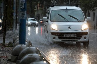 Rijeka: Jaka kiša otežava promet po centru grada Rijeka: Jaka kiša otežava promet po centru grada