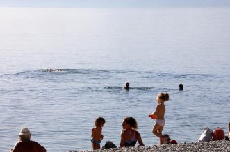Rijeka: Gradska plaža na Kantridi puna je kupača Rijeka: Gradska plaža na Kantridi puna je kupača