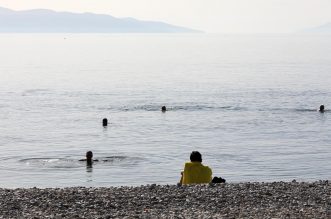 Rijeka: Gradska plaža na Kantridi puna je kupača Rijeka: Gradska plaža na Kantridi puna je kupača