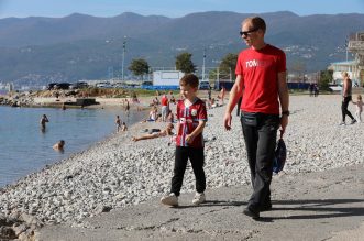 Rijeka: Gradska plaža na Kantridi puna je kupača Rijeka: Gradska plaža na Kantridi puna je kupača