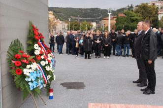 Polaganje-vijenaca-za-31.-obljetnicu-128.-brigade-HV-a-3 Polaganje-vijenaca-za-31.-obljetnicu-128.-brigade-HV-a-3