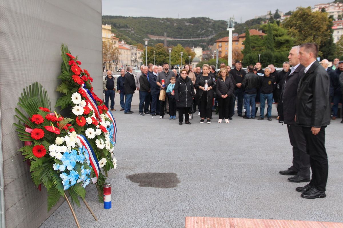 Polaganje-vijenaca-za-31.-obljetnicu-128.-brigade-HV-a-3 Polaganje-vijenaca-za-31.-obljetnicu-128.-brigade-HV-a-3