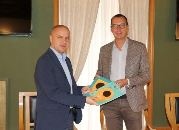 Potpisivanje-Sporazuma-o-preuzimanju-Građanskog-odgoja-i-obrazovanja-s-Gradom-Križevcima-4
