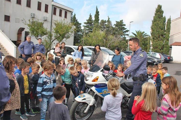 dan policije 2022 darivanje krvi DP-RAB-MOT-VRTIĆ dan policije 2022 darivanje krvi DP-RAB-MOT-VRTIĆ