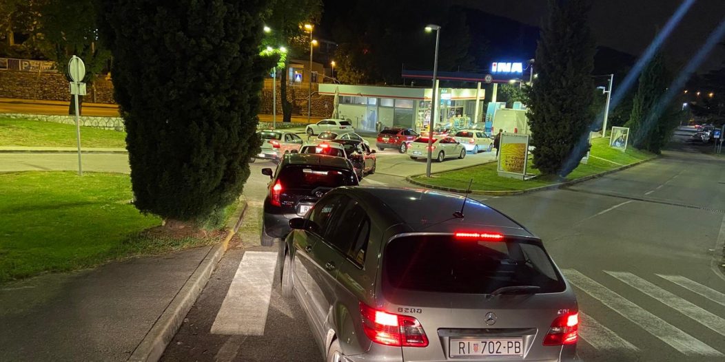 gužve gorivo benzinska gužve gorivo benzinska