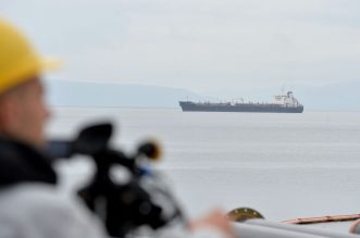Brod s gorivom ispred Rafinerije nafte Rijeka Brod s gorivom ispred Rafinerije nafte Rijeka