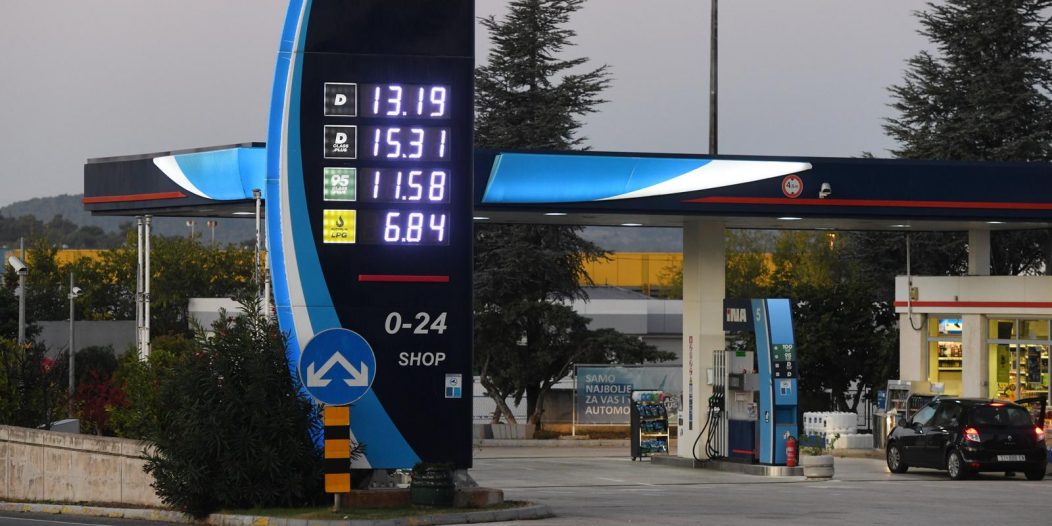 Od ponoći na benzinskim postajama u Hrvatskoj, nove cijene goriva Od ponoći na benzinskim postajama u Hrvatskoj, nove cijene goriva