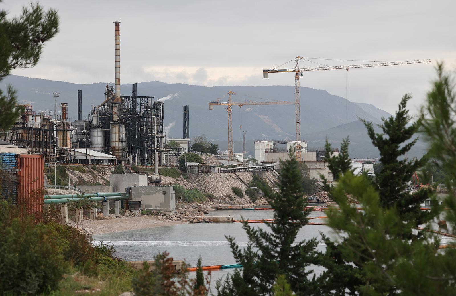 Obilazak radova na Projektu nadogradnje Rafinerije nafte Rijeka Obilazak radova na Projektu nadogradnje Rafinerije nafte Rijeka