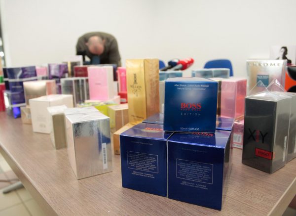 Bajakovo: Carinici na grani?nom prijelazu otkrili kamion sa vercanim parfemima