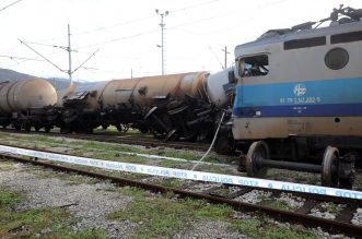 Sudar vlakova kod Rijeke: Teretni vlak zabio se u cisternu Sudar vlakova kod Rijeke: Teretni vlak zabio se u cisternu