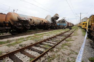 Sudar vlakova kod Rijeke: Teretni vlak zabio se u cisternu Sudar vlakova kod Rijeke: Teretni vlak zabio se u cisternu