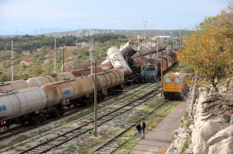 Sudar vlakova kod Rijeke: Teretni vlak zabio se u cisternu Sudar vlakova kod Rijeke: Teretni vlak zabio se u cisternu