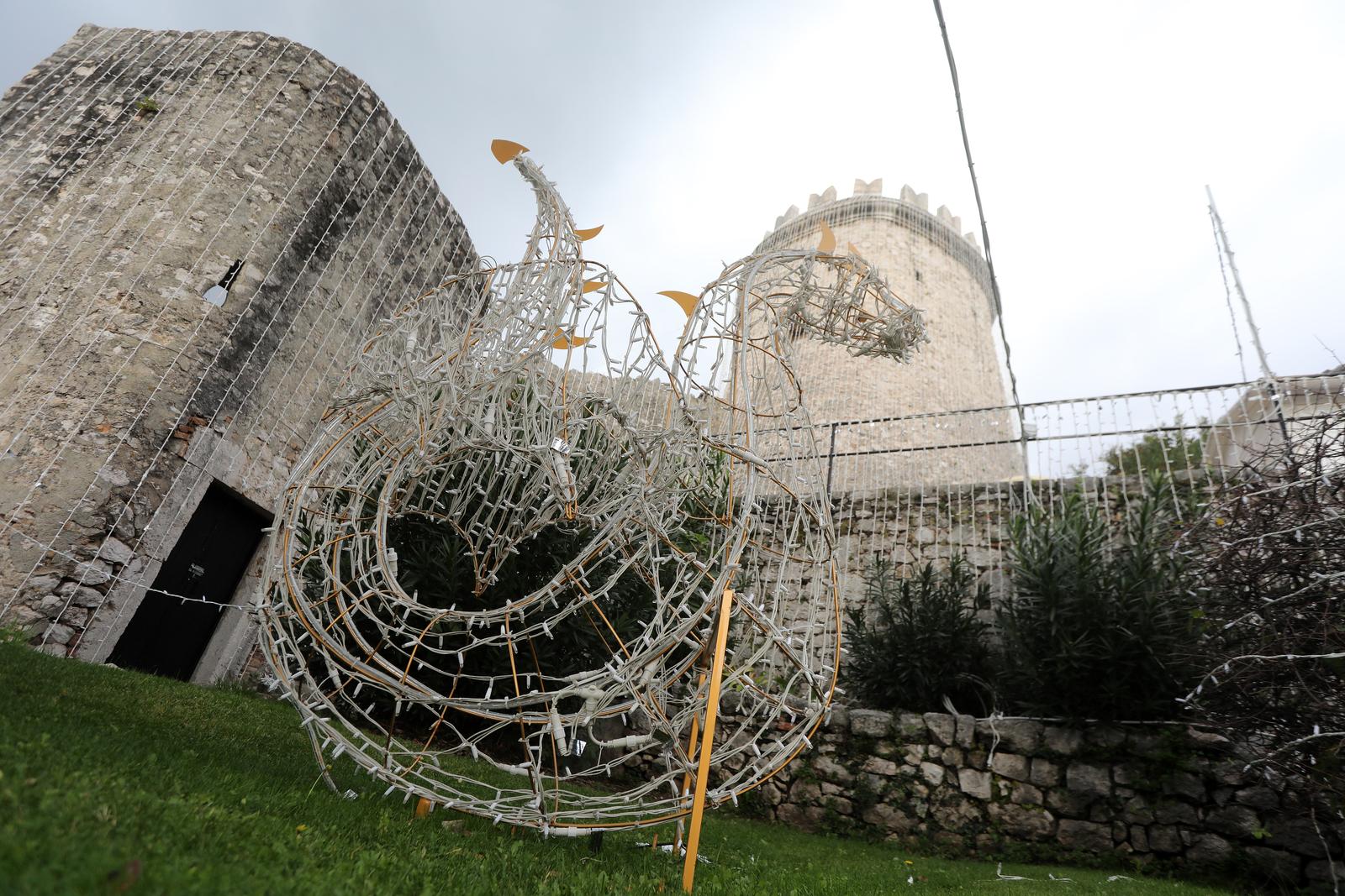 Trsatsku gradinu osvijetlit ?e vie od 12 kilometara lampica Trsatsku gradinu osvijetlit ?e vie od 12 kilometara lampica