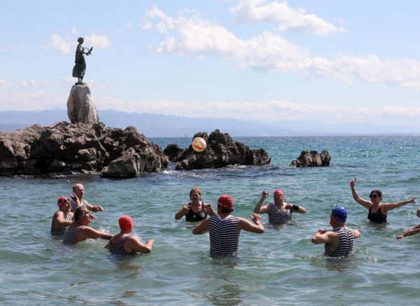 Opatijski kukali pozvali su građane i turiste da se okupaju s njima