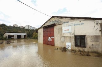 Potop u Novom Vinodolskom, zatvorene ceste Potop u Novom Vinodolskom, zatvorene ceste