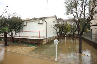 Potop u Novom Vinodolskom, zatvorene ceste Potop u Novom Vinodolskom, zatvorene ceste