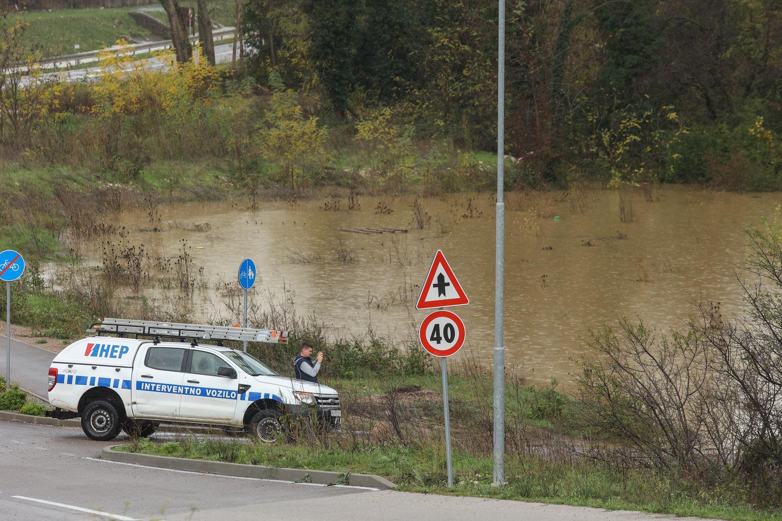 Potopljena polja oko Novog Vinodolskog Potopljena polja oko Novog Vinodolskog