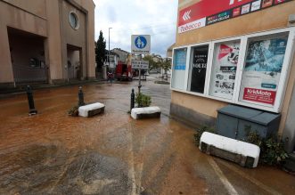 Vodena bujica potopila Malinsku Vodena bujica potopila Malinsku
