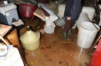 Novi Vinodolski: Uklanjanje posljedica poplave izazvane nevremenom Novi Vinodolski: Uklanjanje posljedica poplave izazvane nevremenom