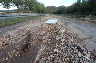 Novi Vinodolski: Uklanjanje posljedica poplave izazvane nevremenom Novi Vinodolski: Uklanjanje posljedica poplave izazvane nevremenom