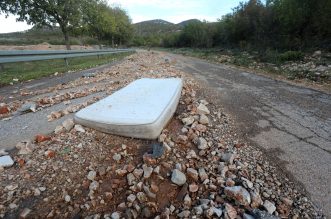 Novi Vinodolski: Uklanjanje posljedica poplave izazvane nevremenom Novi Vinodolski: Uklanjanje posljedica poplave izazvane nevremenom