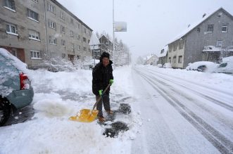 U Delnicama napadalo 40 centimetara snijega, otežan promet kroz mjesto U Delnicama napadalo 40 centimetara snijega, otežan promet kroz mjesto