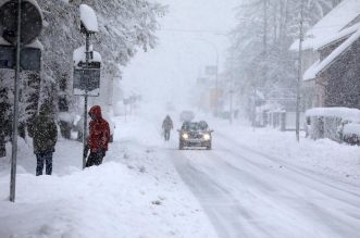 U Delnicama napadalo 40 centimetara snijega, otežan promet kroz mjesto U Delnicama napadalo 40 centimetara snijega, otežan promet kroz mjesto
