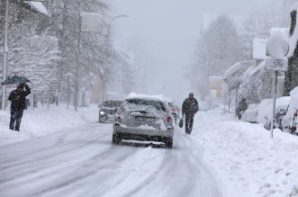 U Delnicama napadalo 40 centimetara snijega, otežan promet kroz mjesto U Delnicama napadalo 40 centimetara snijega, otežan promet kroz mjesto
