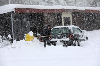 U Delnicama napadalo 40 centimetara snijega, otežan promet kroz mjesto U Delnicama napadalo 40 centimetara snijega, otežan promet kroz mjesto