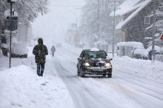 U Delnicama napadalo 40 centimetara snijega, otežan promet kroz mjesto U Delnicama napadalo 40 centimetara snijega, otežan promet kroz mjesto