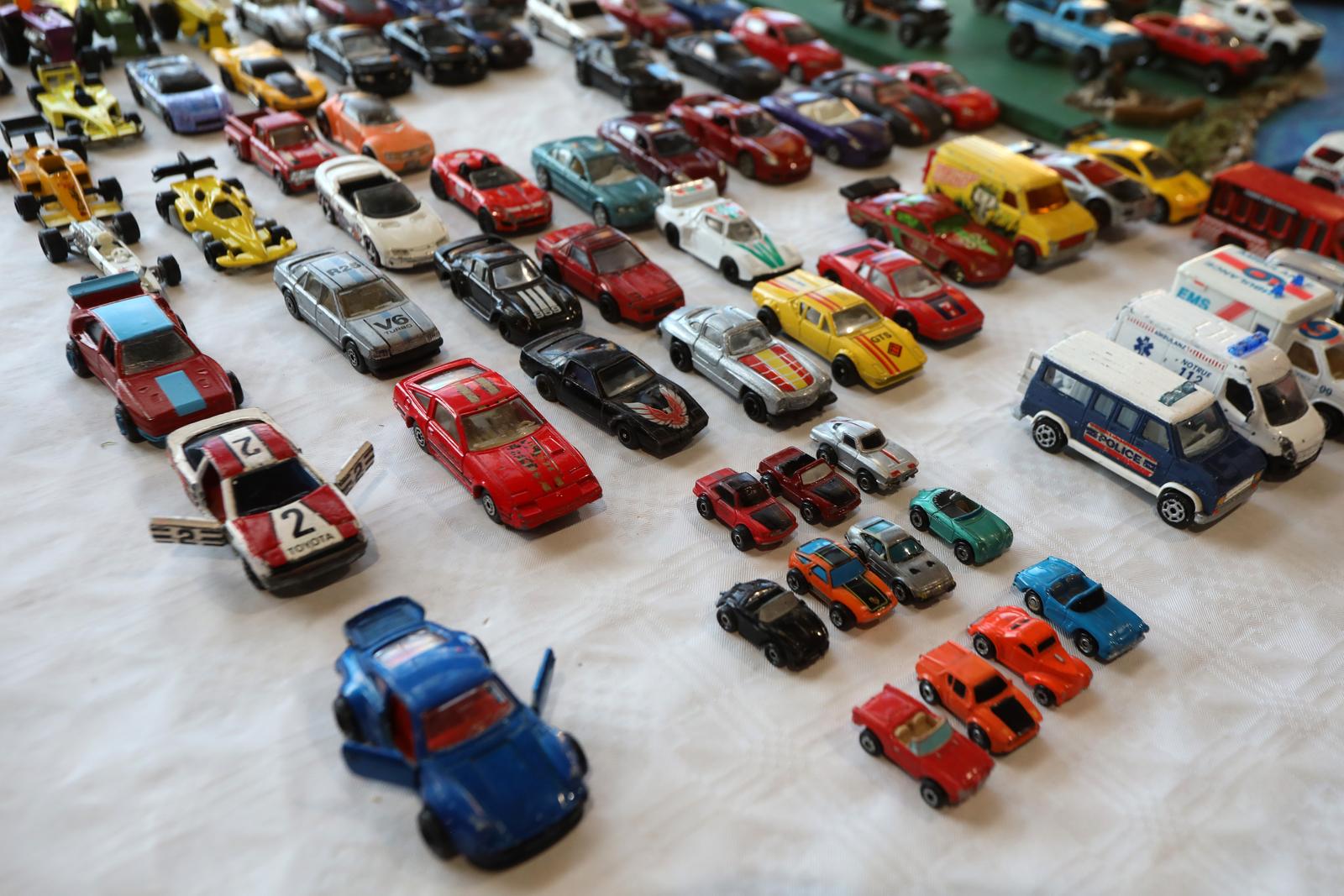 Rijeka: Izložba oldtimera, rezervnih dijelova, maketa i dječjih autića u hali Exportdrva