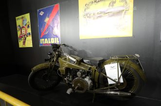 Rijeka: Izložba oldtimera, rezervnih dijelova, maketa i dječjih autića u hali Exportdrva