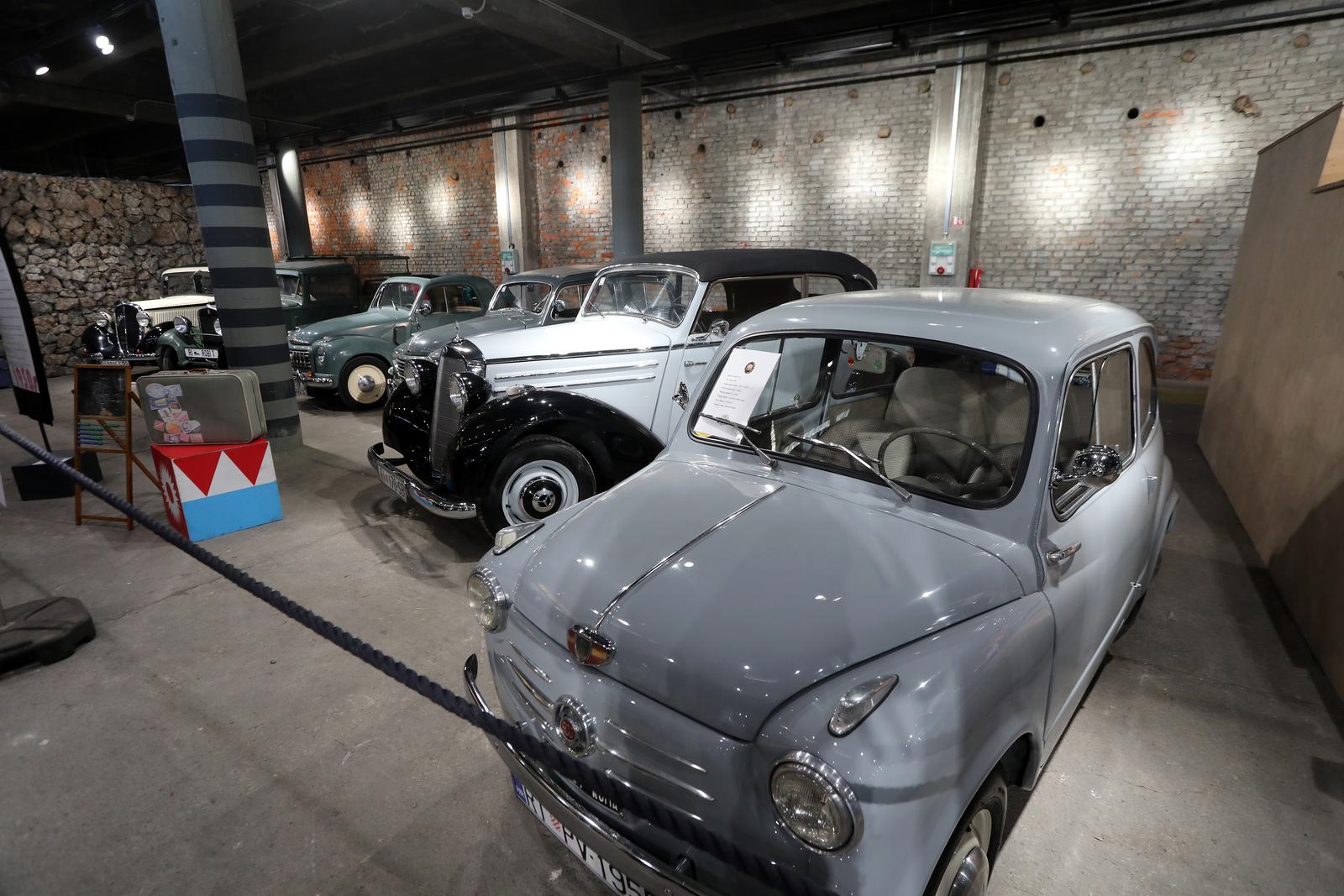Rijeka: Izložba oldtimera, rezervnih dijelova, maketa i dječjih autića u hali Exportdrva